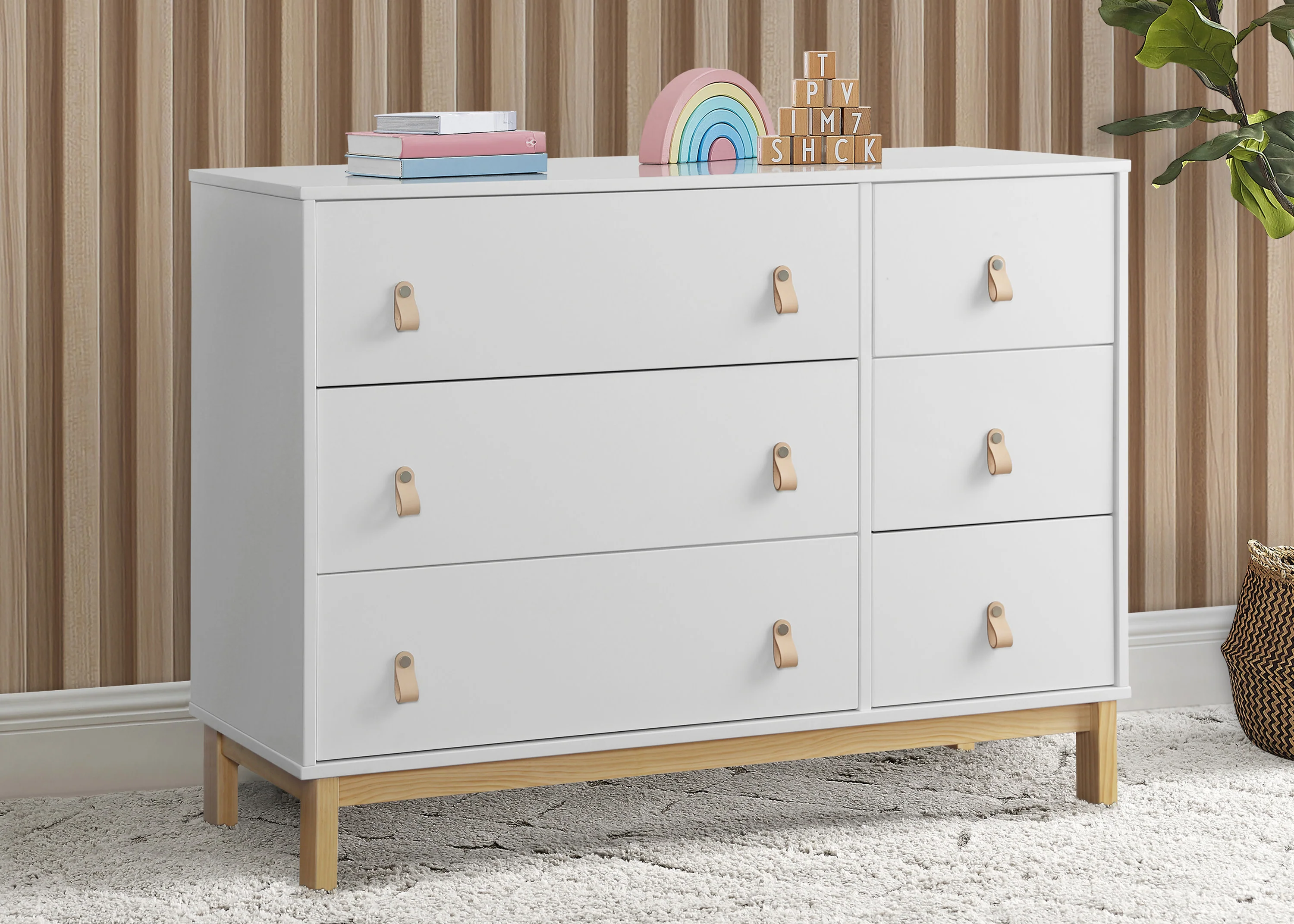 babyGap Legacy 6 Drawer Dresser with Leather Pulls and Interlocking Drawers - Image 17