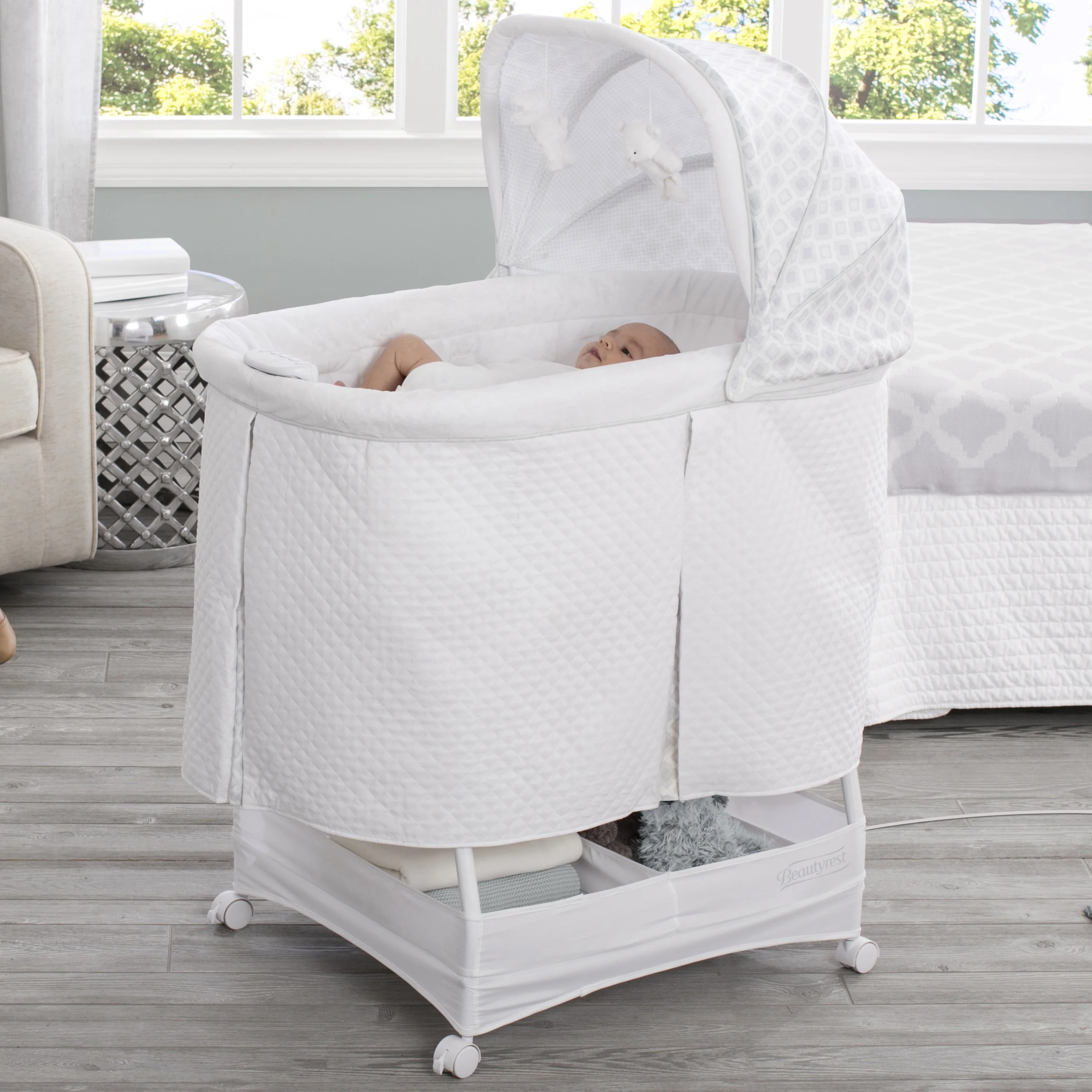 Beautyrest™ Silent Auto Gliding Lux Bassinet - Arcadia