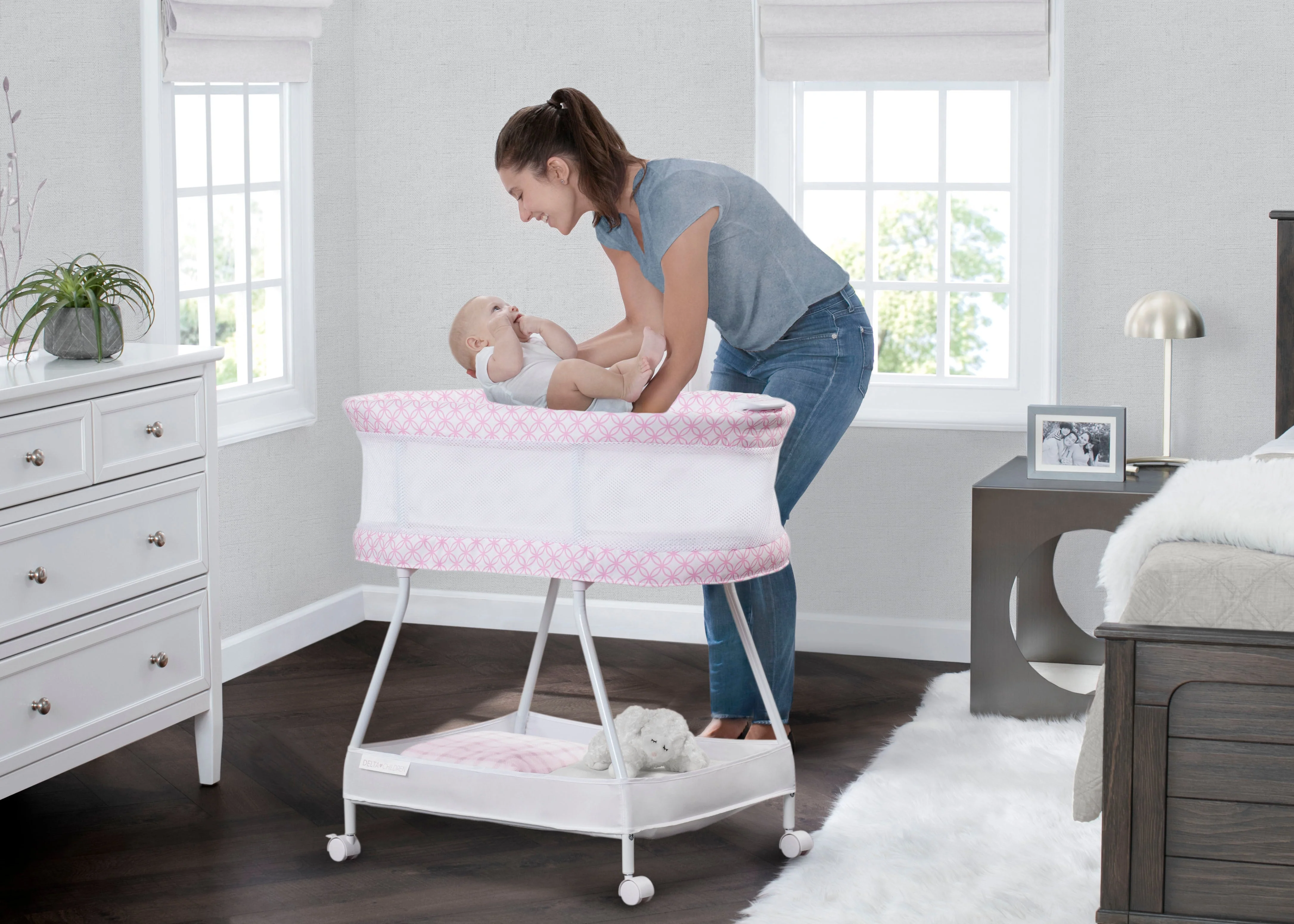 Sweet Dreams Bassinet with Airflow Mesh - Image 2