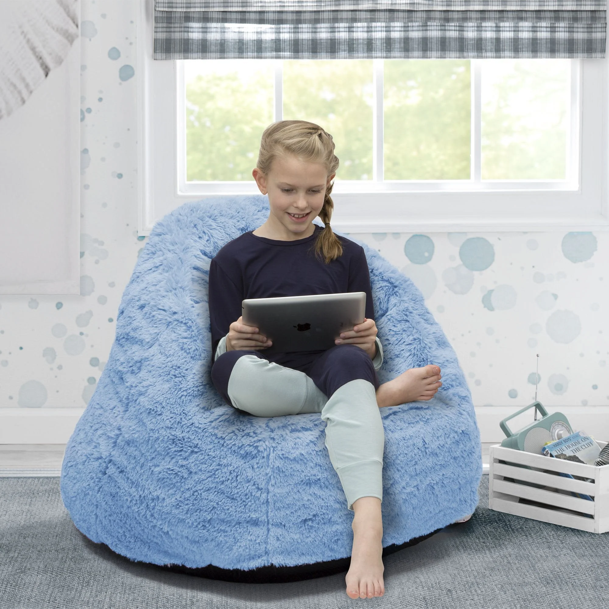 Cozee Fluffy Chair, Kid Size (For Kids Up To 10 Years Old) - Image 10