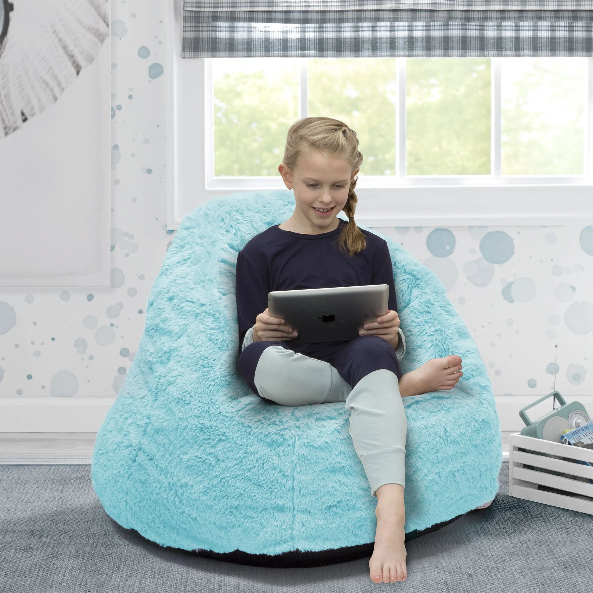Cozee Fluffy Chair, Kid Size (For Kids Up To 10 Years Old) - Image 5