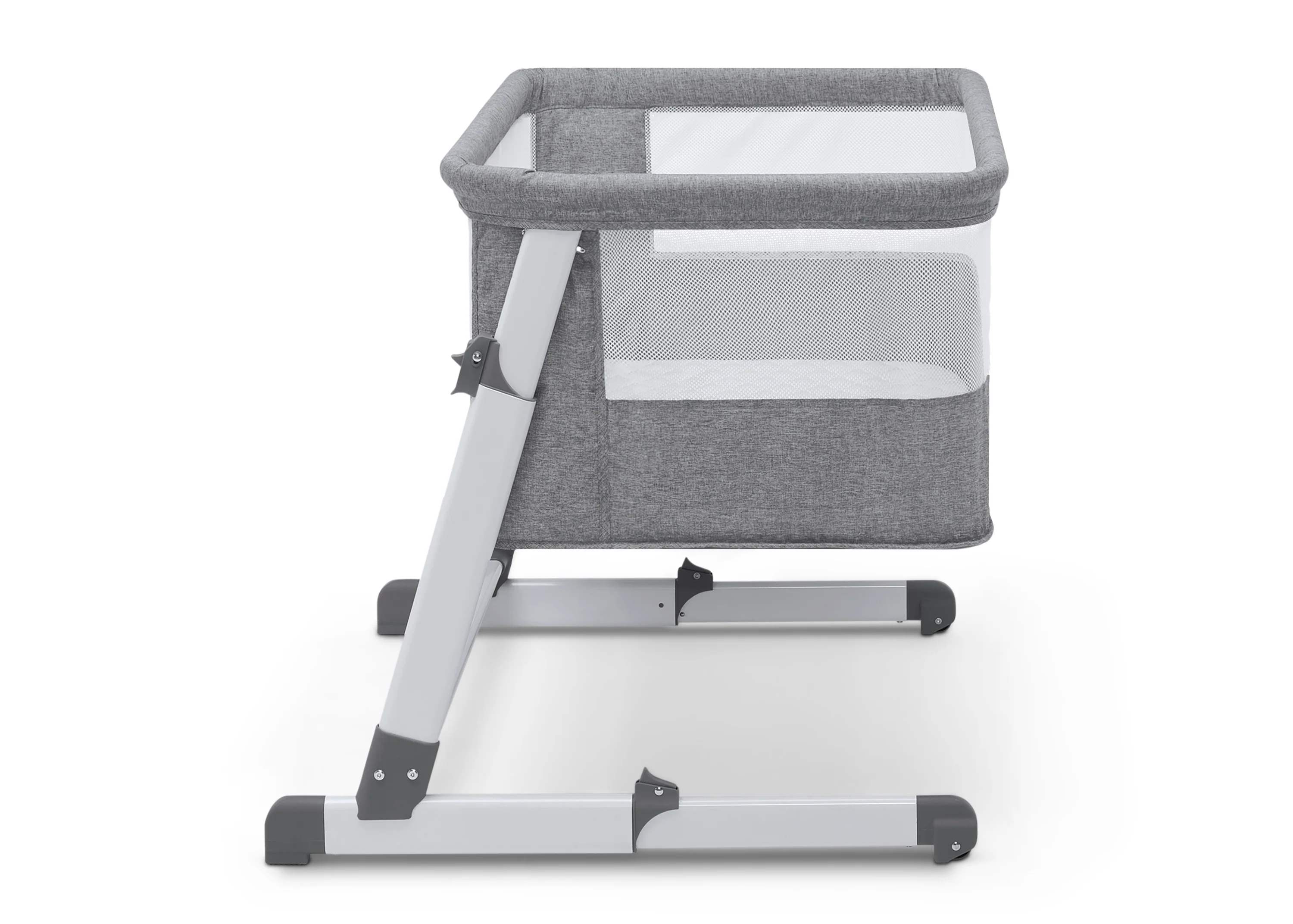 Deluxe Bedside Bassinet - Image 8