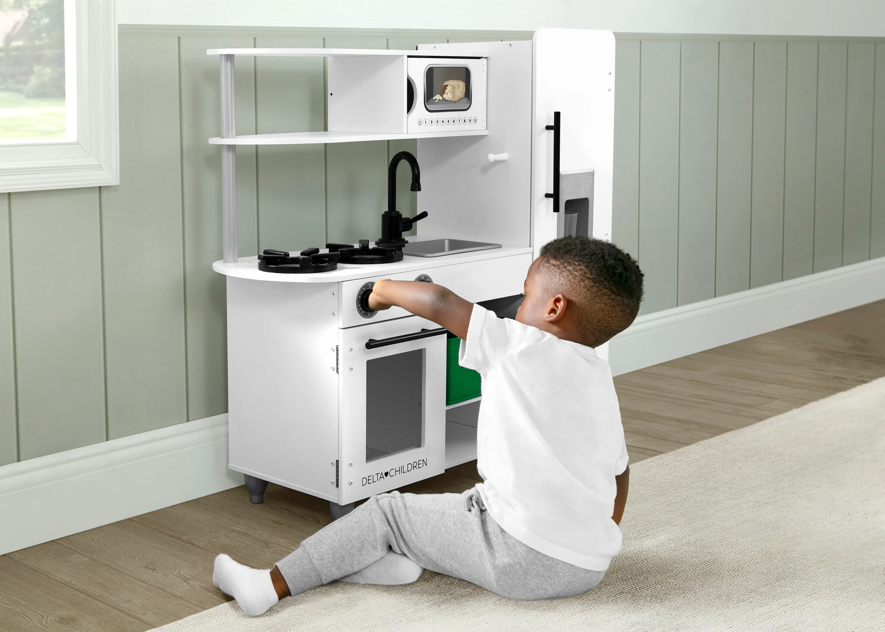 Deluxe Modern Kitchen - Image 19