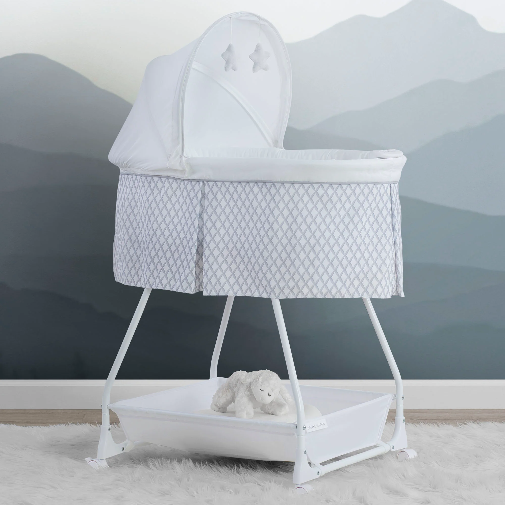 Deluxe Soothing Dreams Bassinet - Image 24