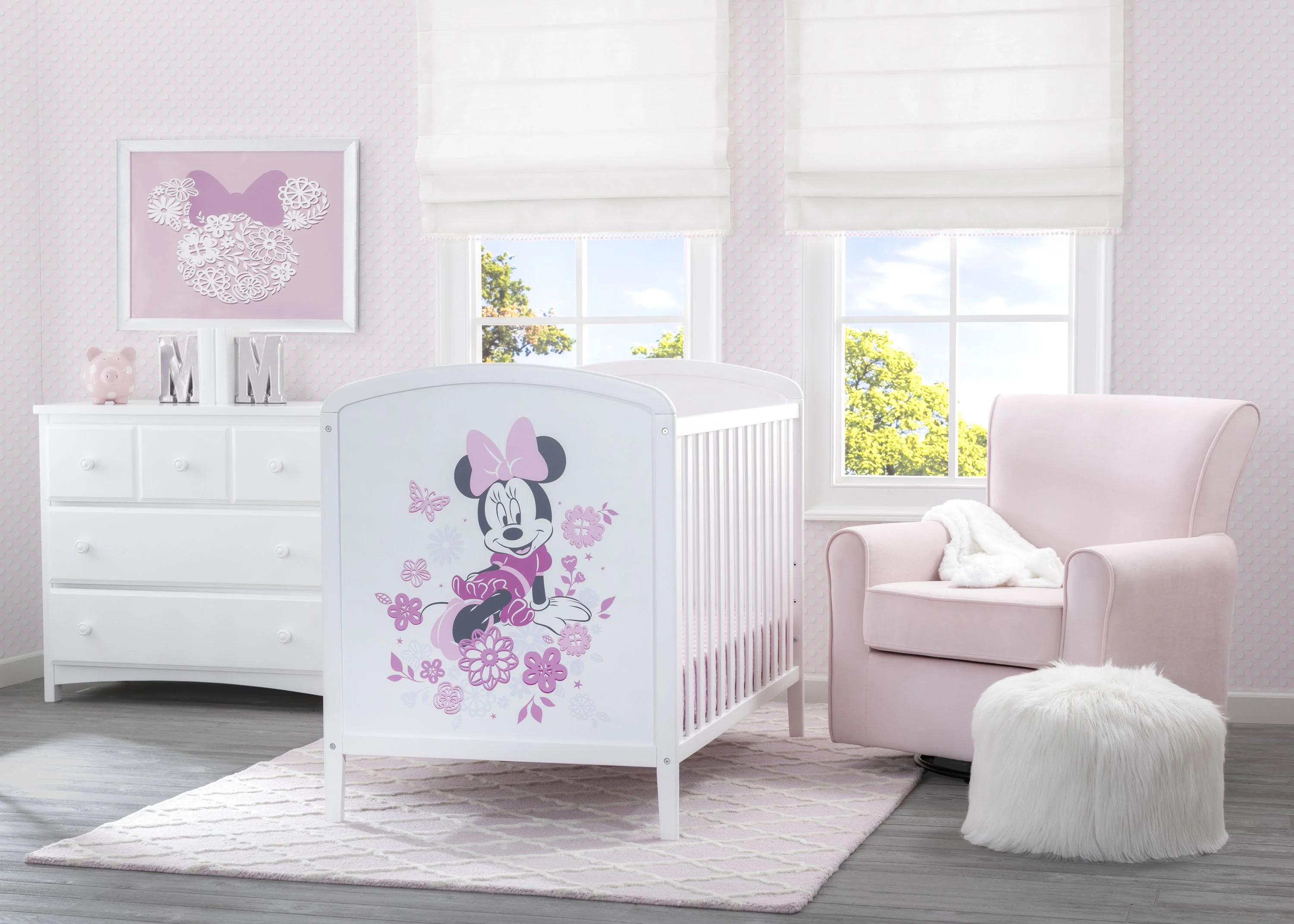 Disney Minnie Mouse 3-in-1 Convertible Baby Crib - Image 2