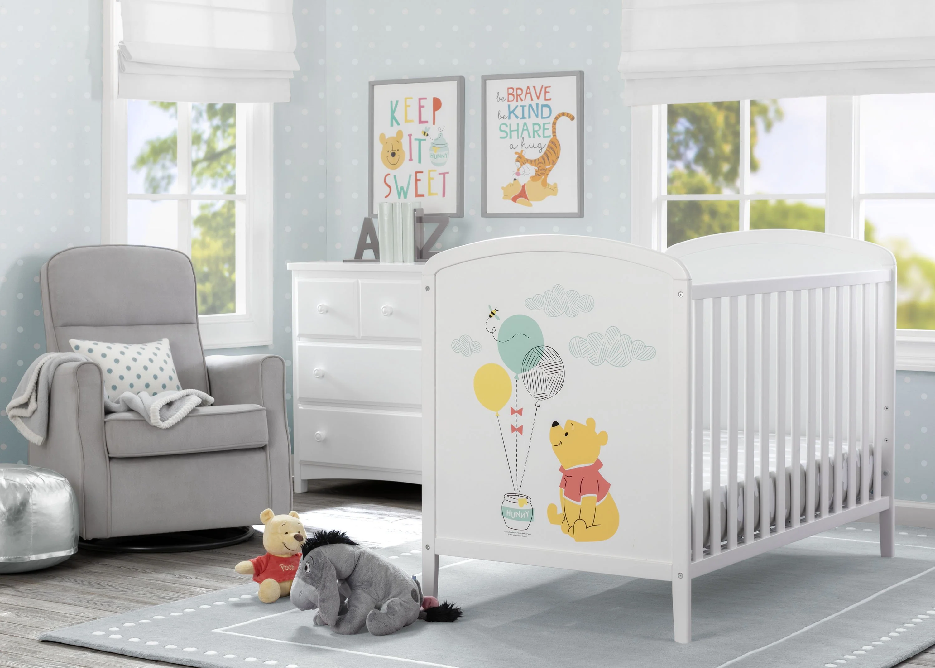 Disney Winnie The Pooh 3-in-1 Convertible Crib