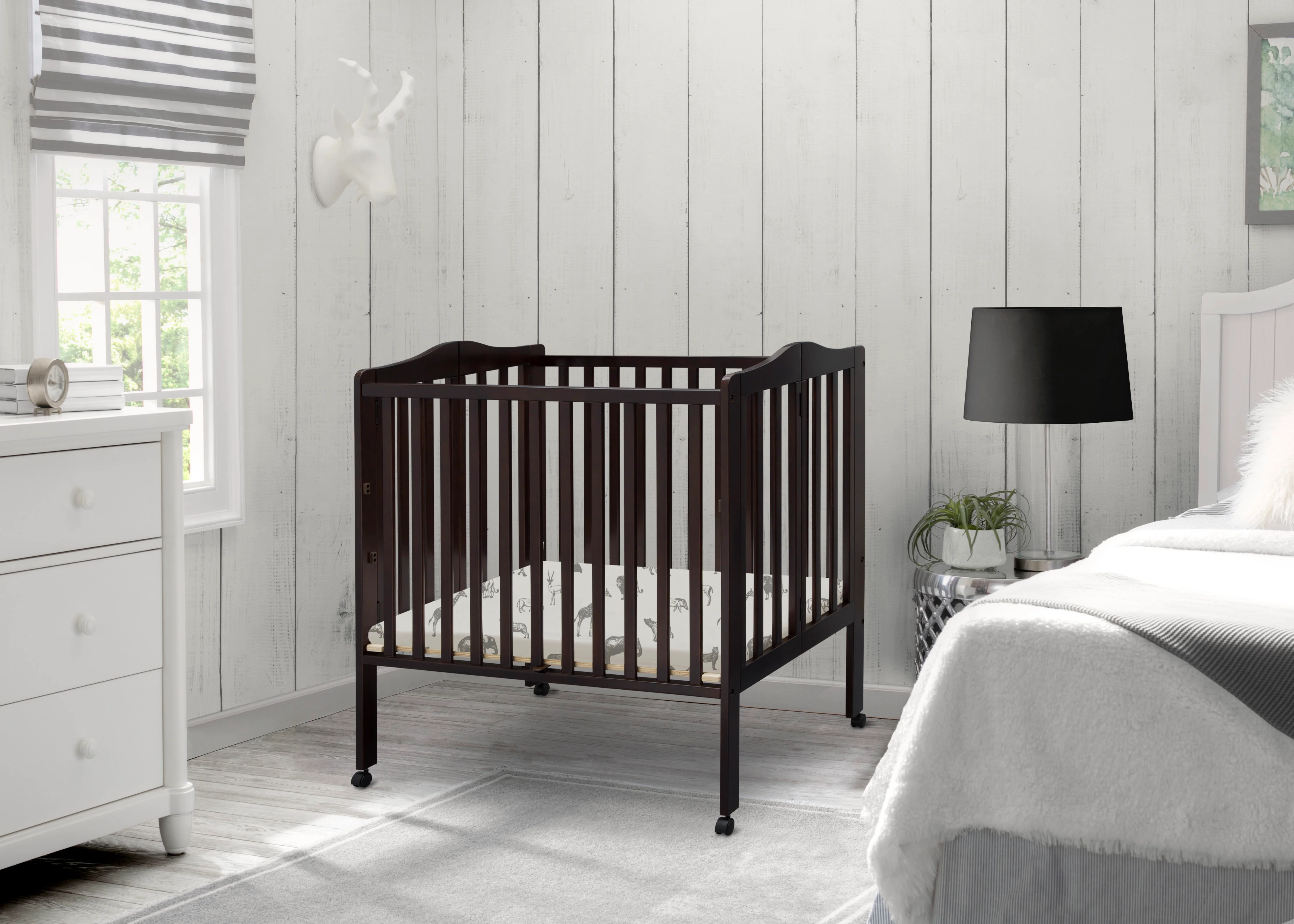 Folding Portable Mini Baby Crib with 1.5-inch Mattress - Image 8