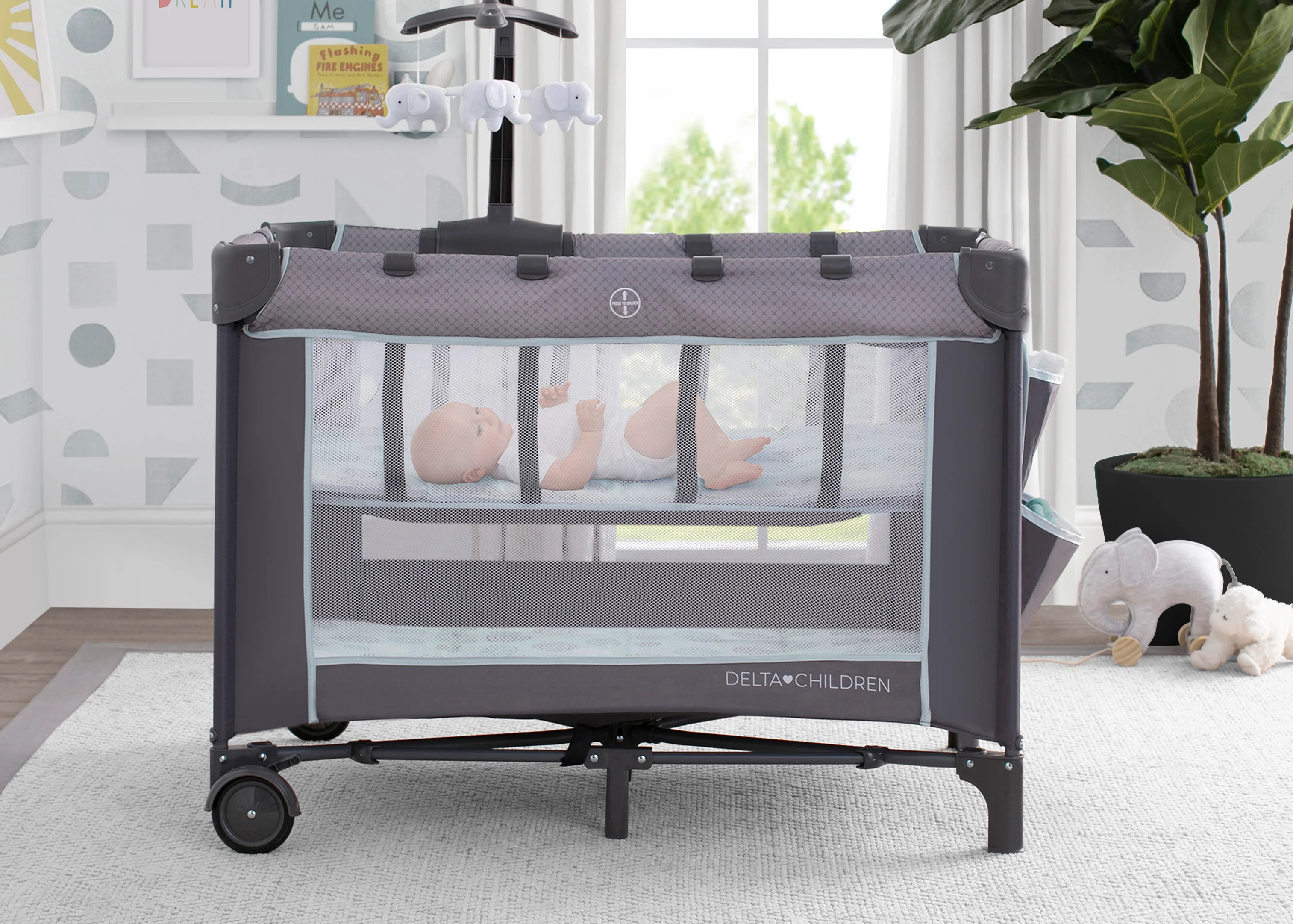 LX Deluxe Portable Baby Play Yard With Removable Bassinet and Changing Table - Image 2