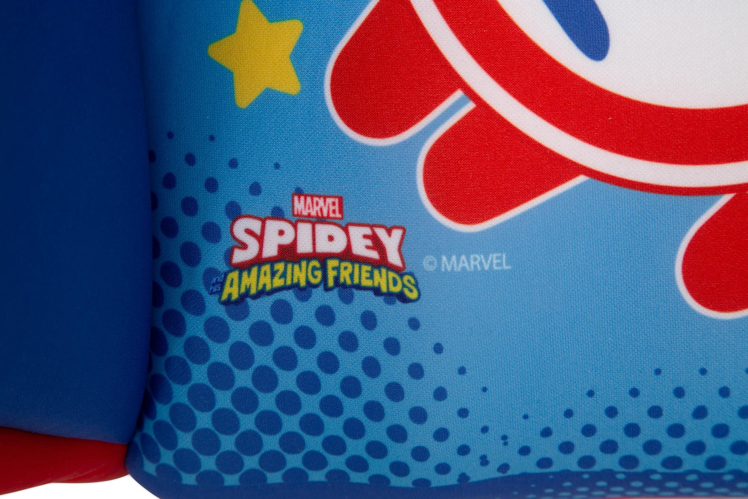 Spidey and His Amazing Friends Upholstered Chair with Sculpted Plastic Frame - Image 5