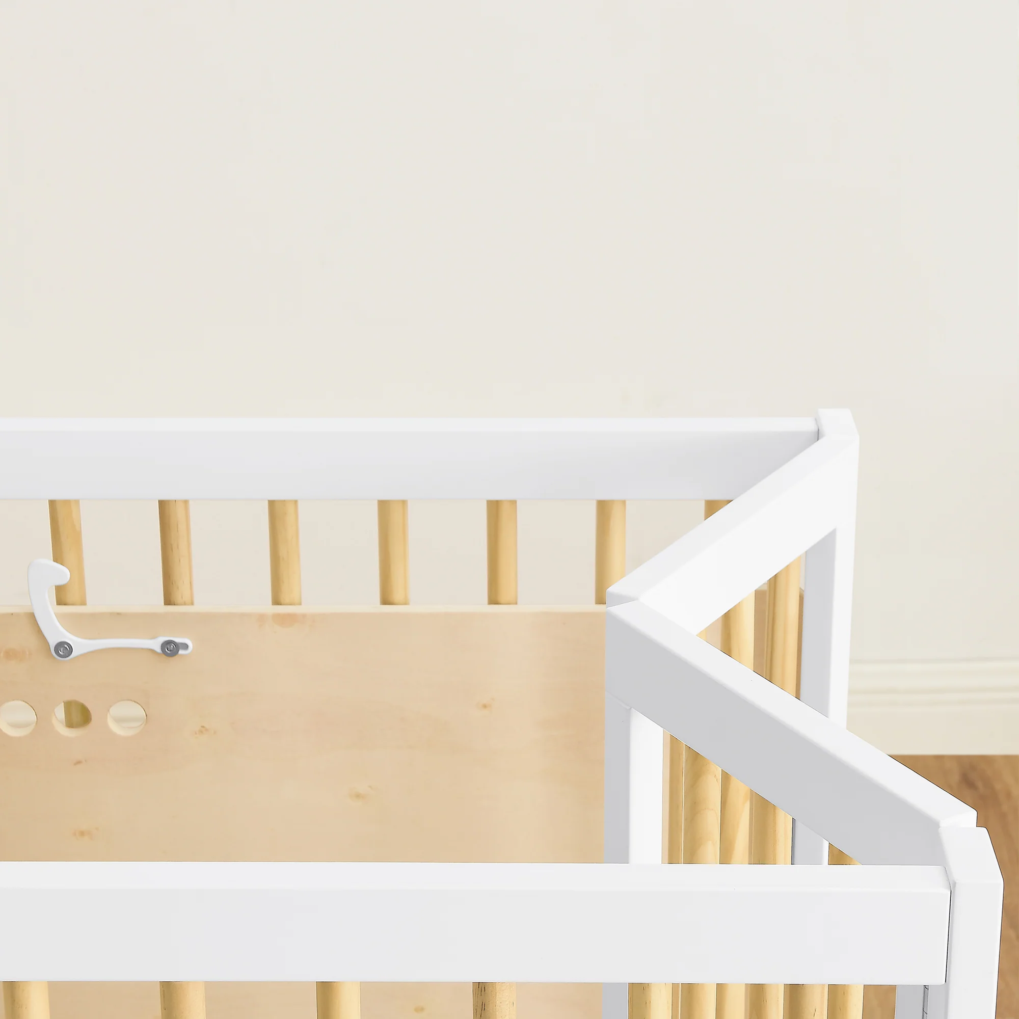 Mia Portable Folding Mini Crib with 1.5-Inch Mattress - Image 13