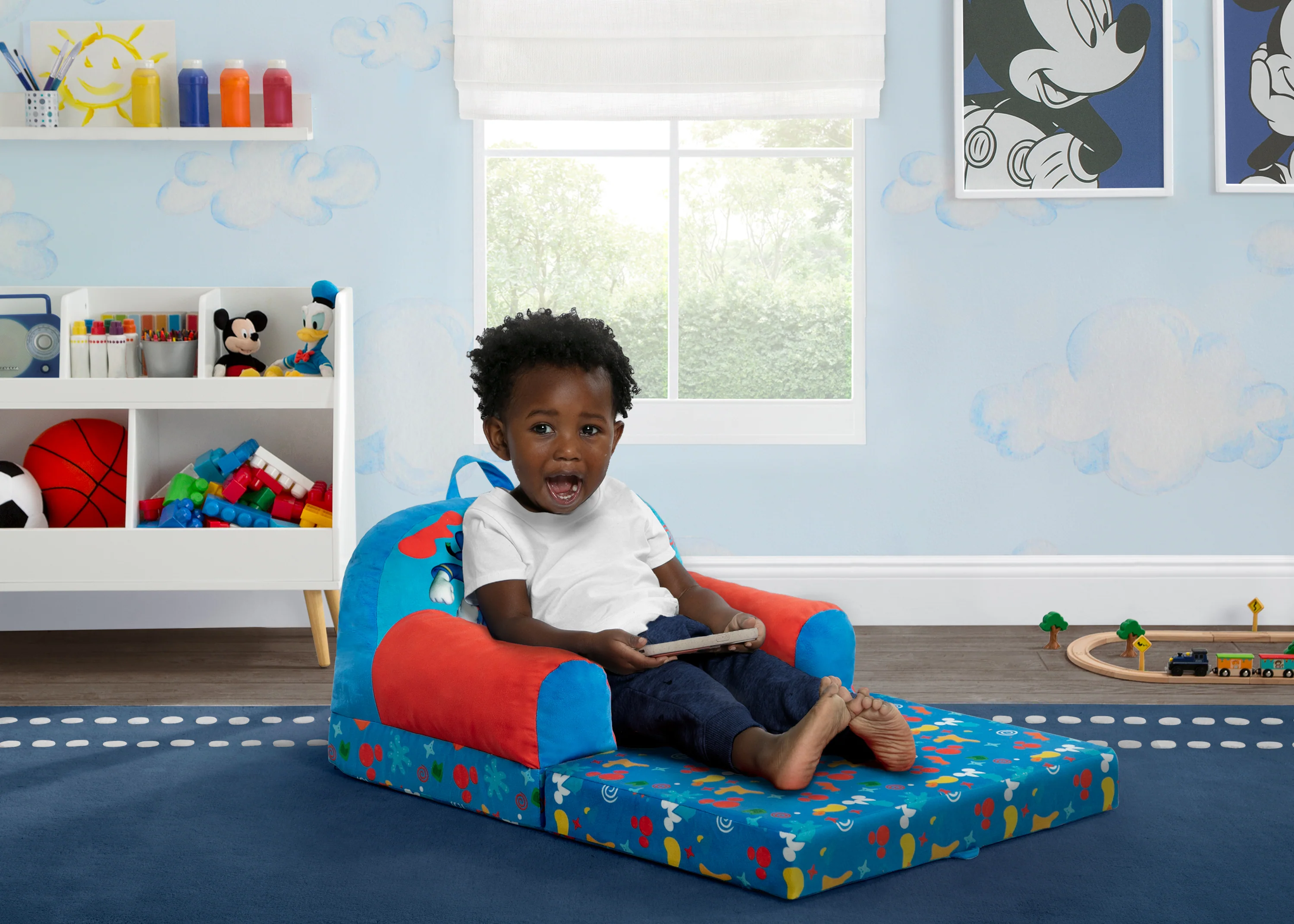 Mickey Mouse Cozee Buddy Flip-Out Chair - Image 2