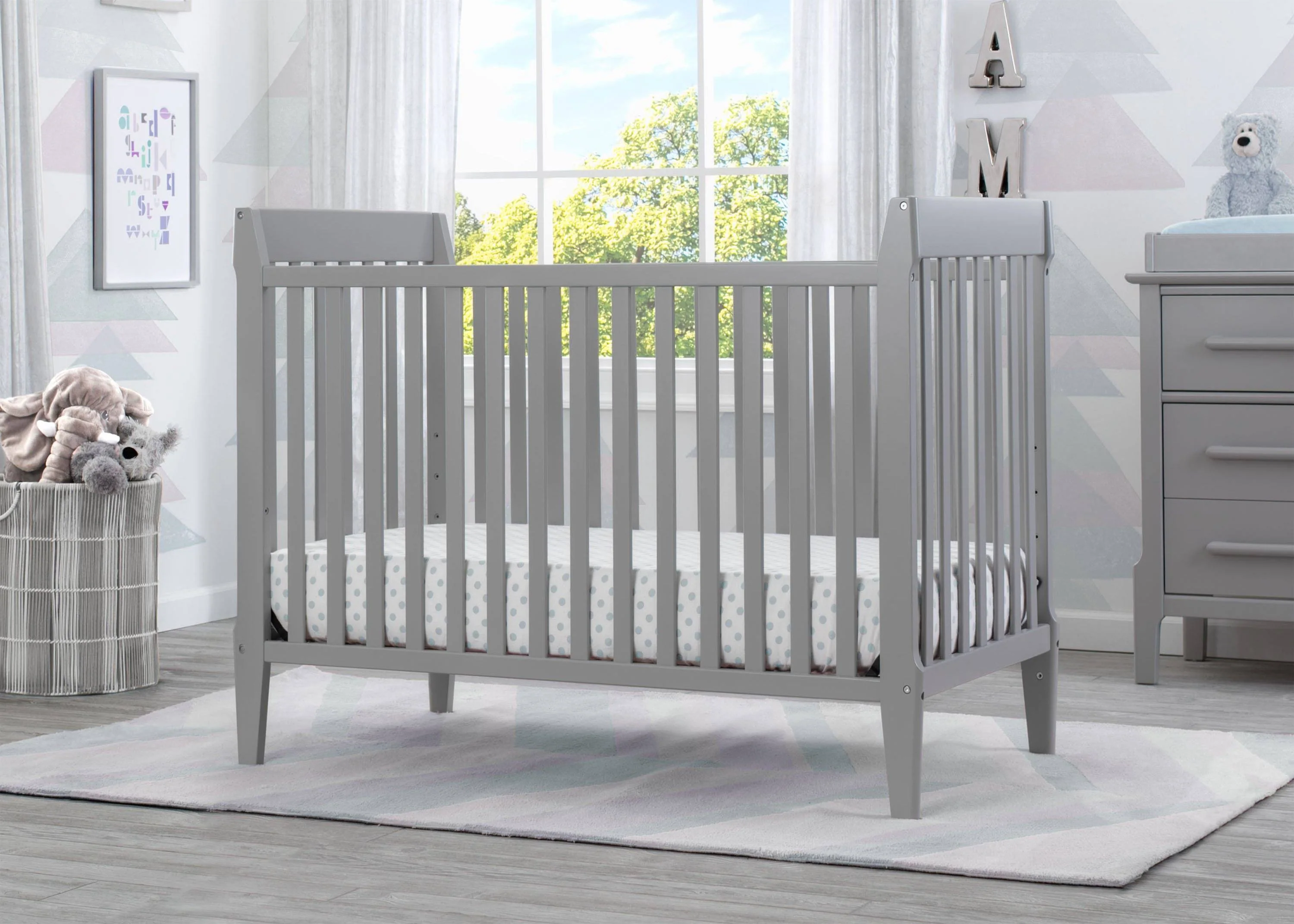 Mid-Century Modern Classic 5-in-1 Convertible Crib