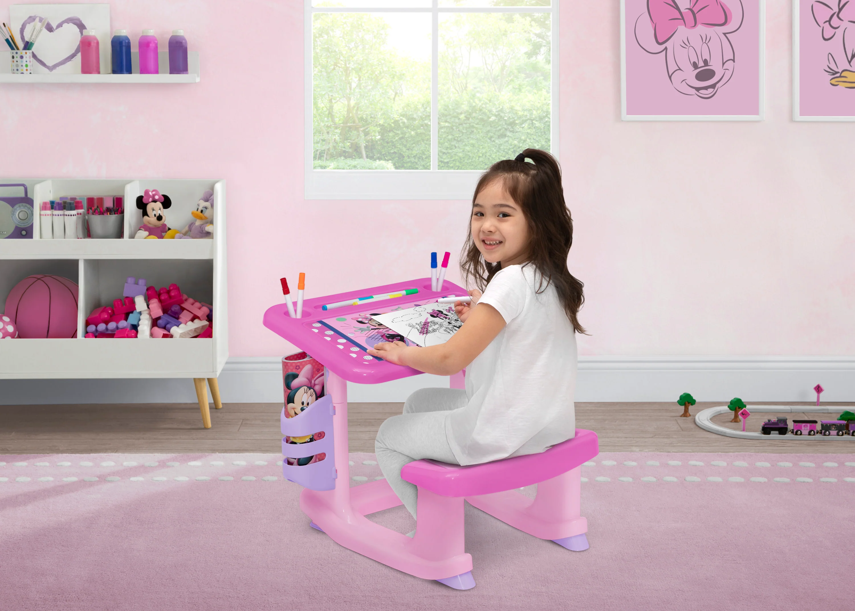 Minnie Mouse Draw and Play Desk