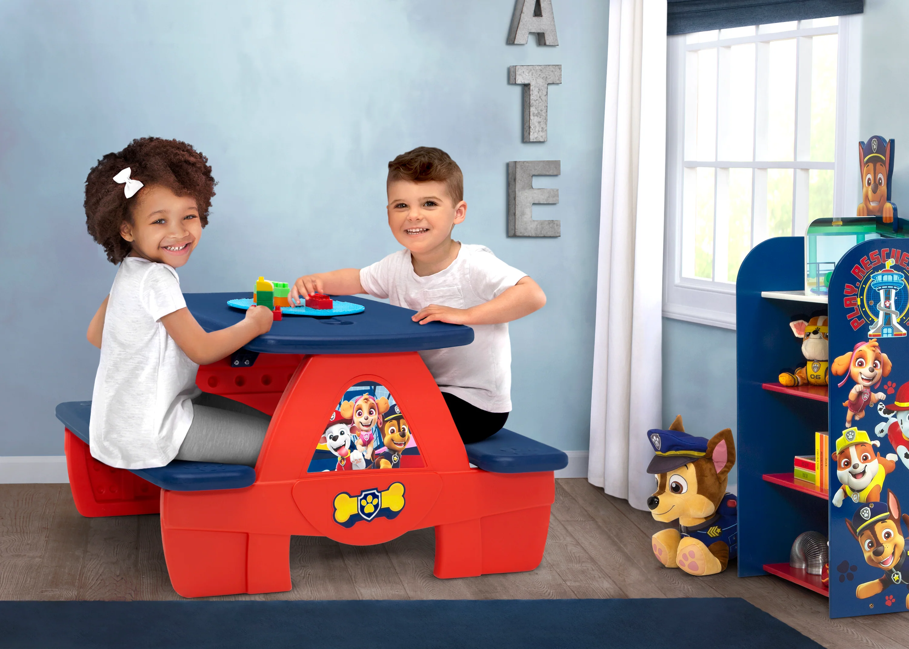 PAW Patrol 4 Seat Activity Picnic Table with LEGO Compatible Tabletop - Image 2