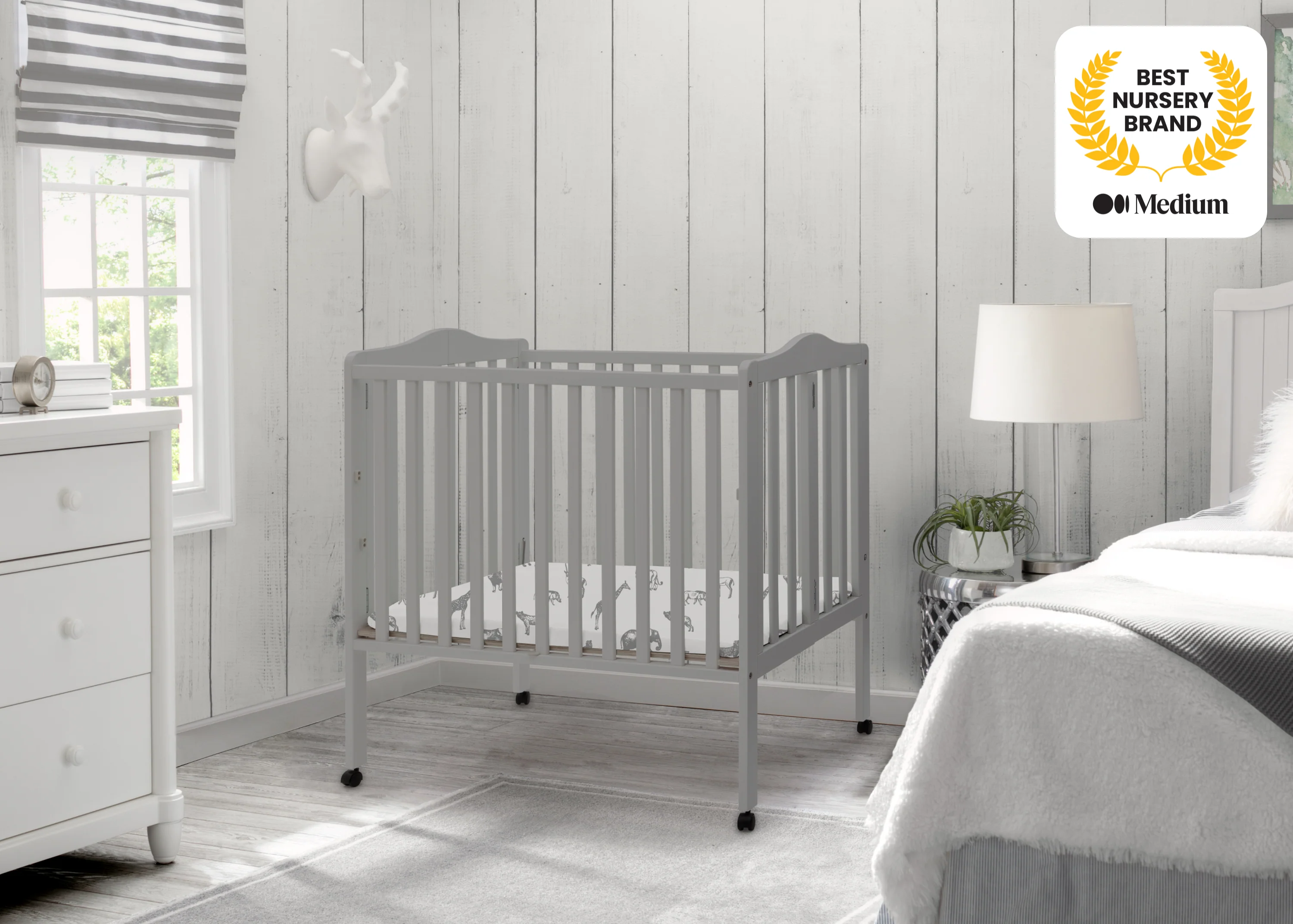Folding Portable Mini Baby Crib with 1.5-inch Mattress - Image 2