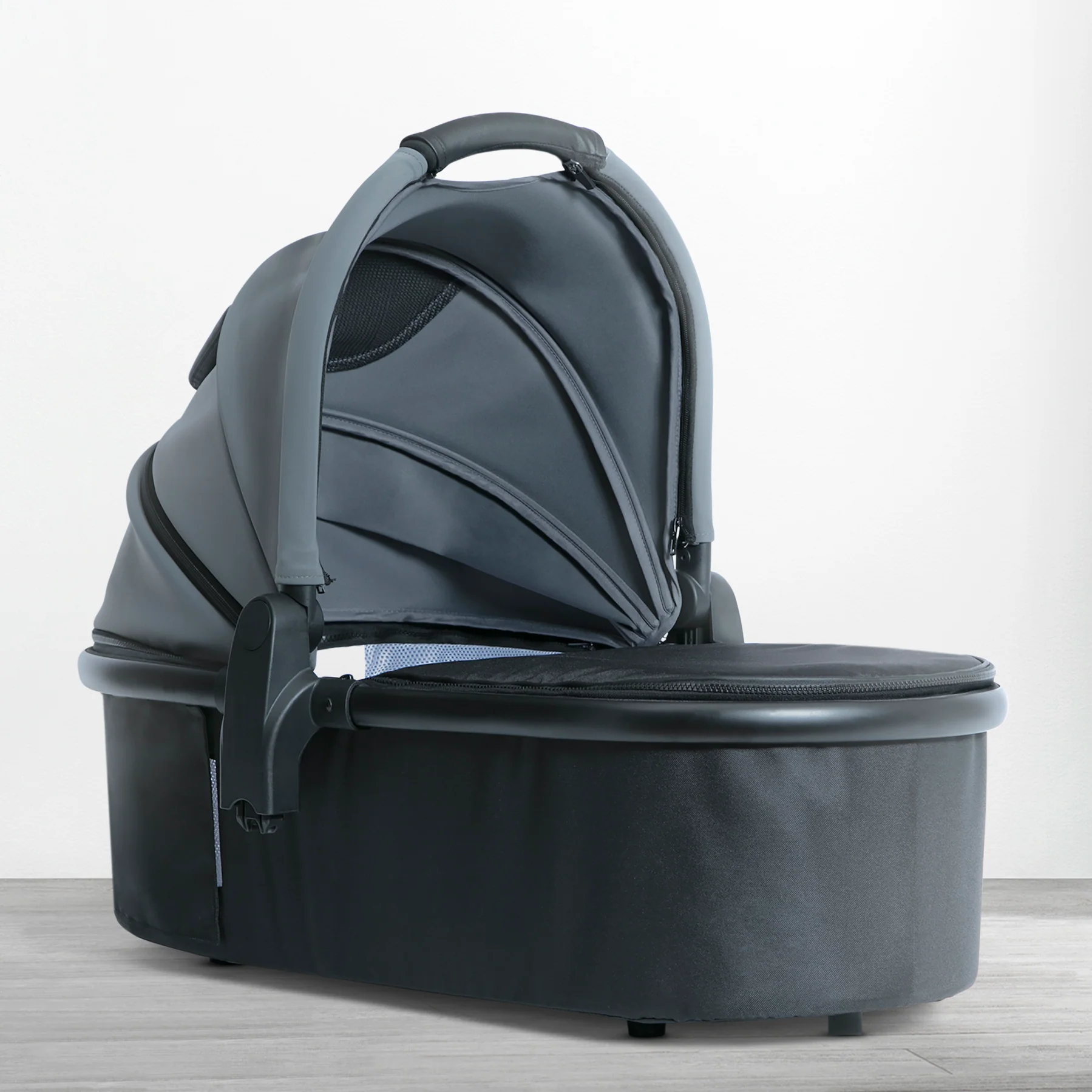 Revolve Bassinet - Image 5