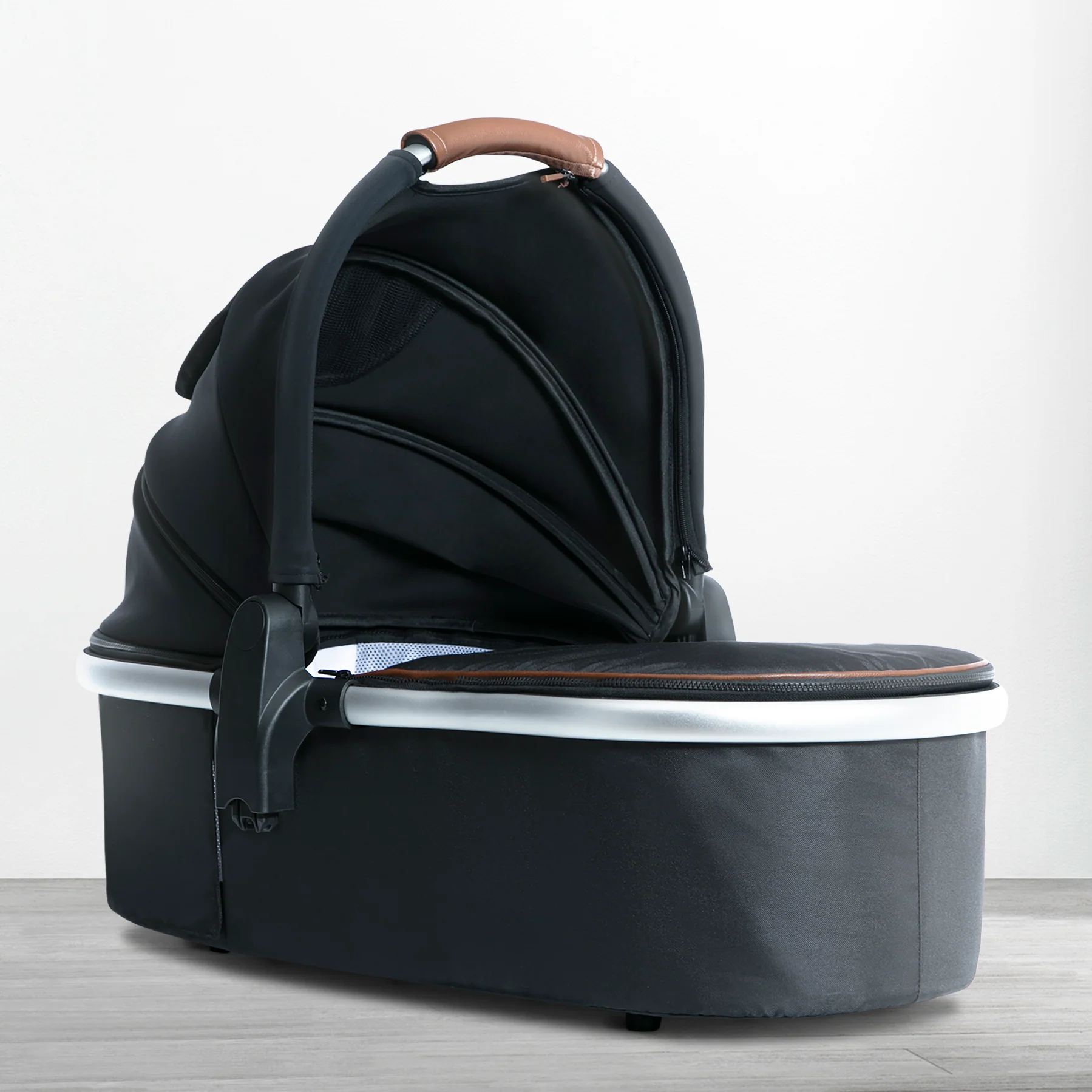 Revolve Bassinet - Image 5