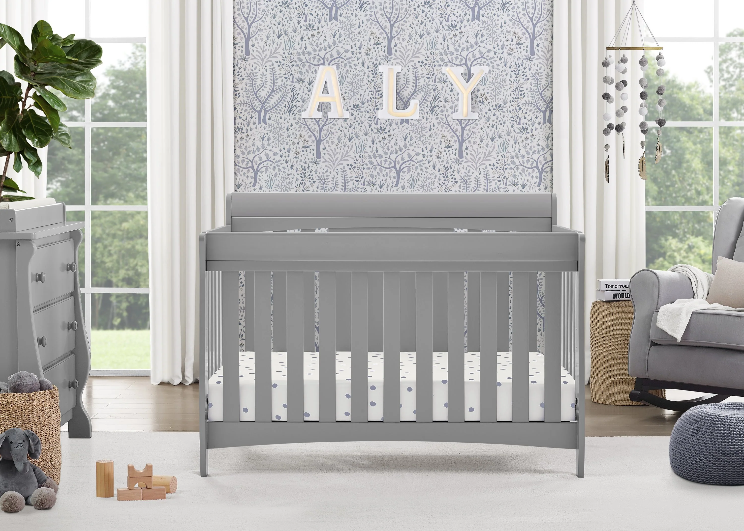 Richmond 6-in-1 Convertible Baby Crib