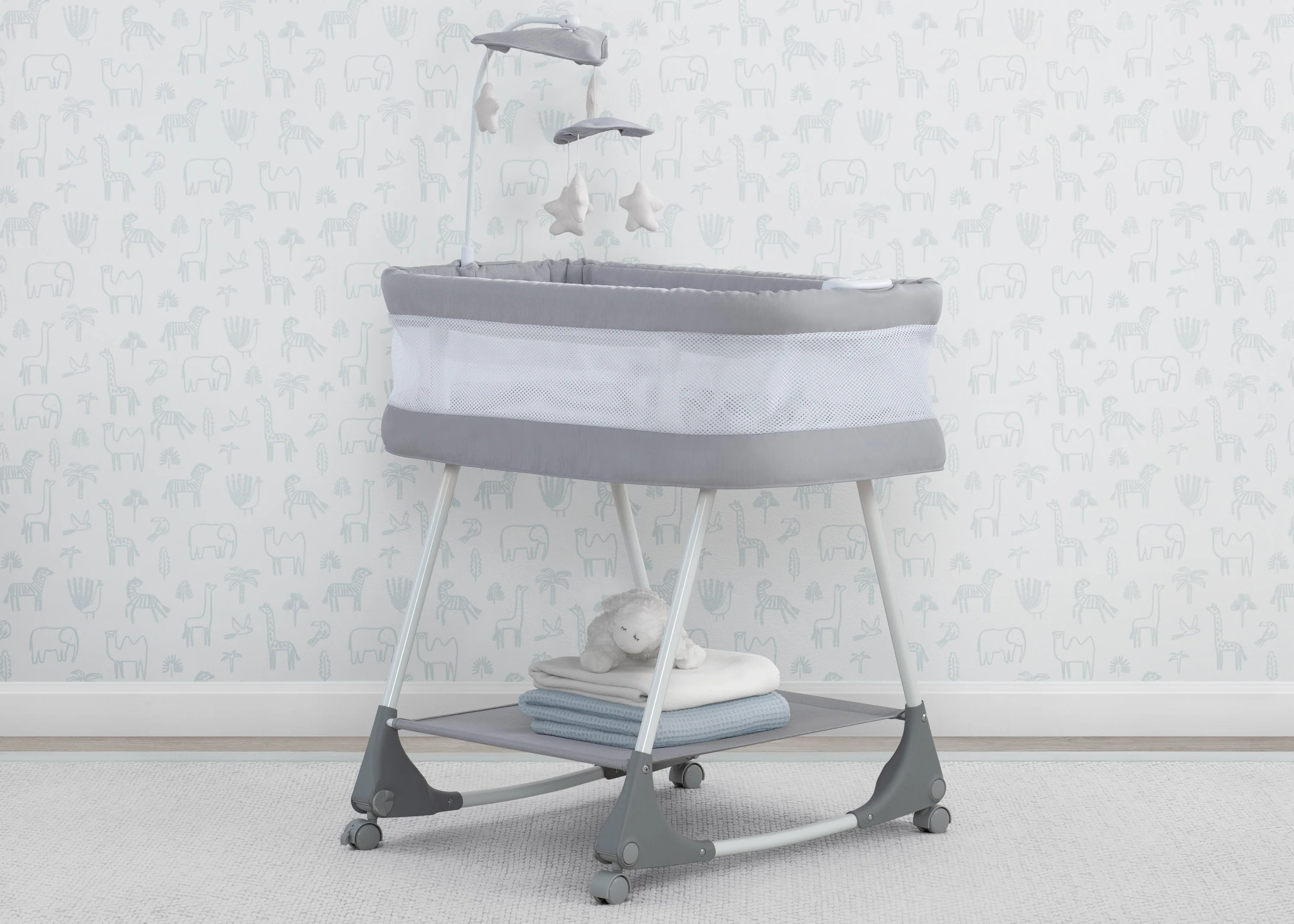 Shooting Star Rocking Bassinet with Air Flow Mesh - Image 2