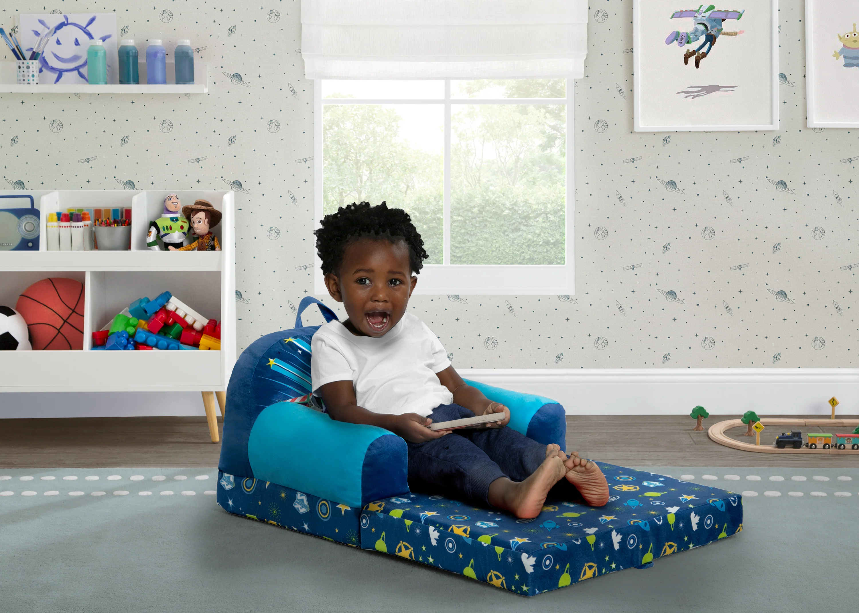 Toy Story Cozee Buddy Flip-Out Chair - Image 2