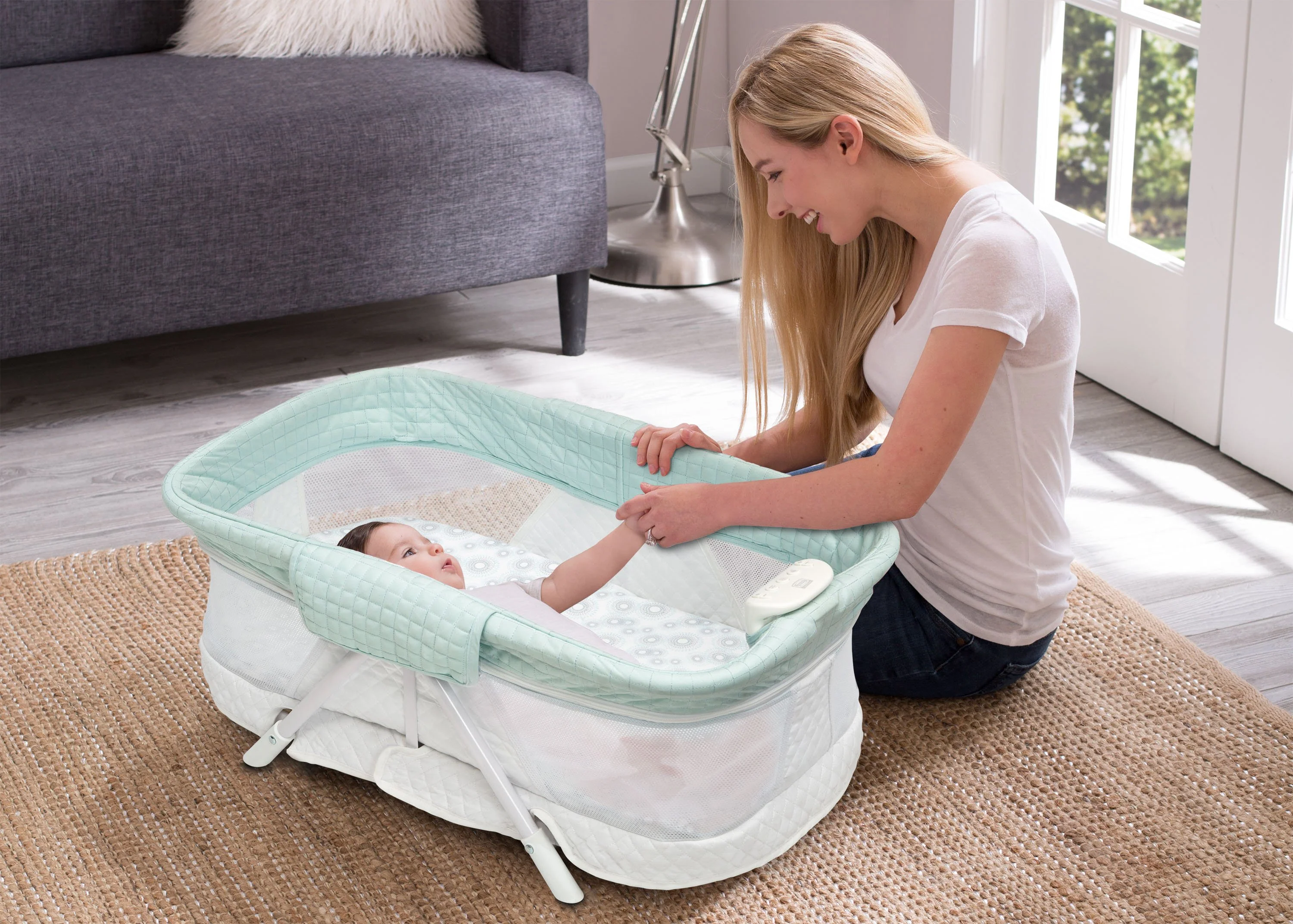Ultra-Compact Travel Bassinet - Image 2