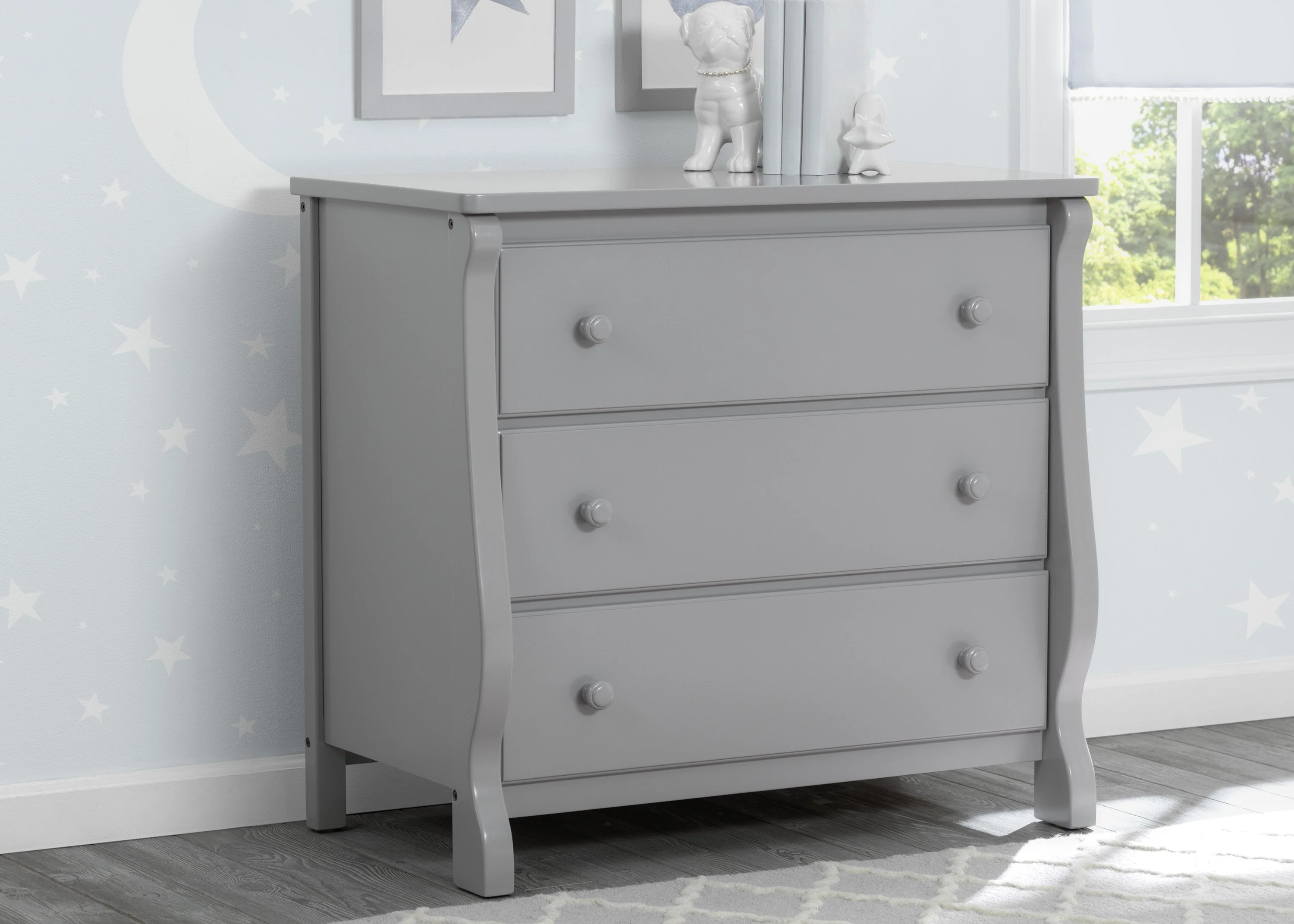 Universal 3 Drawer Dresser