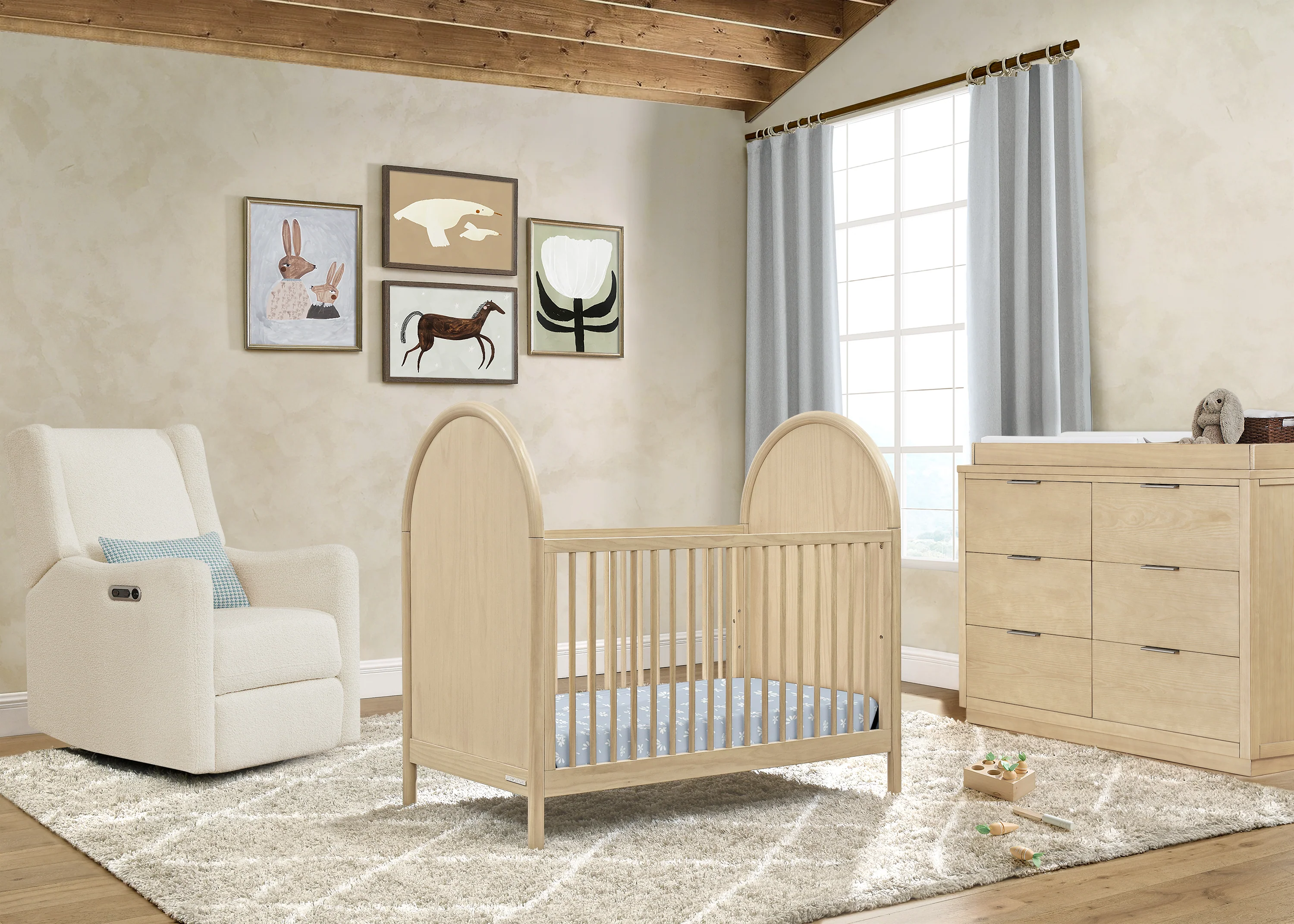 Vivi 4-in-1 Convertible Crib - Image 2